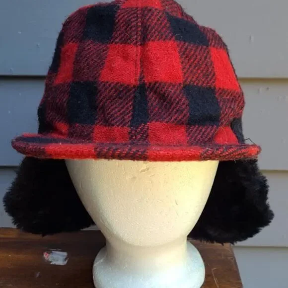 UGG Black shearling Red Black Buffalo Plaid Lumberjack Hat size L/XL